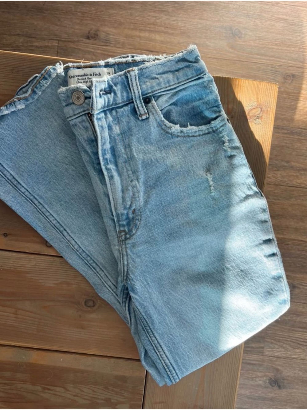 Abercrombie & Fitch Light Wash Men’s Slim Straight Jeans